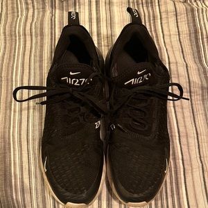Nike sneakers black